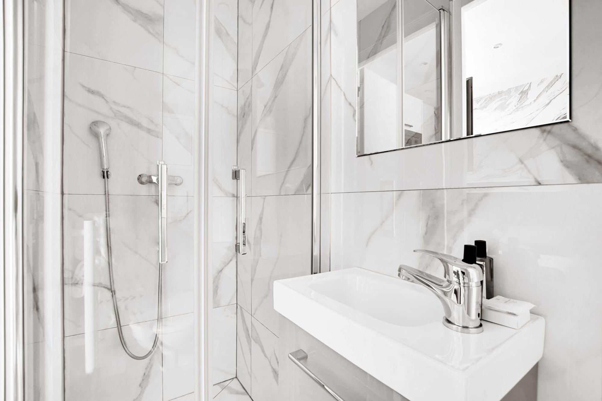 Modern Sutdio For 2 With A-C - Near Montmartre Appartement Parijs Buitenkant foto